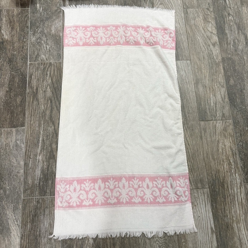 Vtg 1970's Sears Light Pink White Sculpted Bath Towel Fringe 22x41" MCM